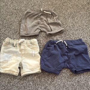 Baby boy size 6 months shorts